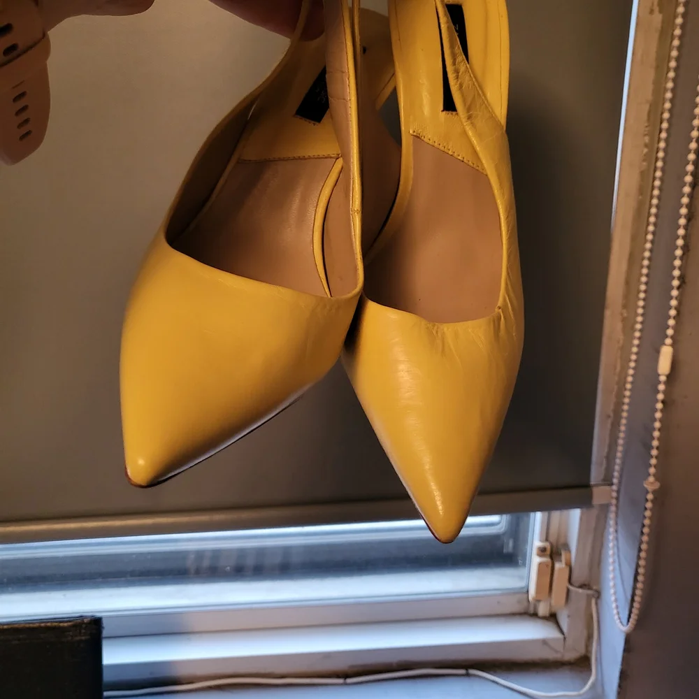 Zara Mustard Yellow Pointed Slingback Heels - Picture 1 of 3